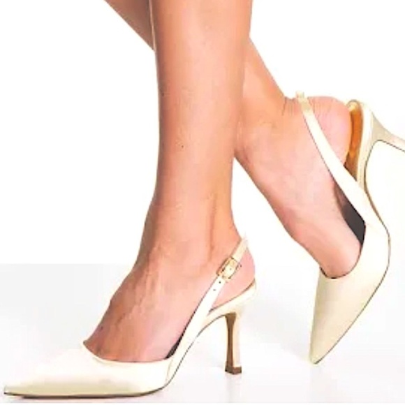 Vintage Shoes - White pointed toe heels slingback heels kitten heels snakeskin heels
